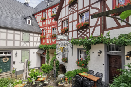 Beilstein Fachwerkhaus mit gemütlicher Cafe Terrasse