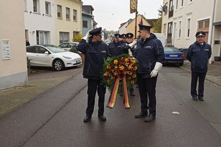 Gang zum Friedhof