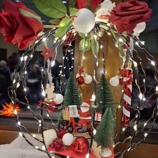 beleuchtete Weihnachtskugel