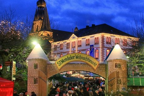 Eingang zum Weihnachtsmarkt in St. Wendel