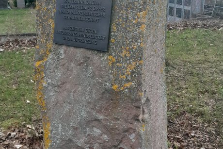 Gedenkfindling auf dem Friedhof Ebersheim