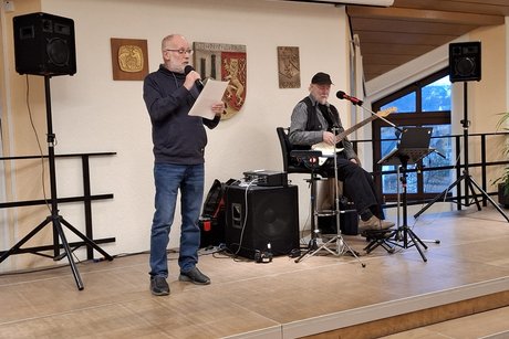 Friedel Becker bei seinem Vortrag