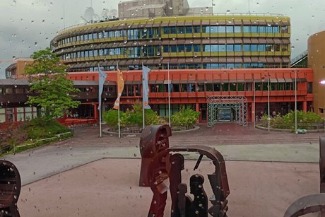 Ausflug nach Mainz Gebäude im Regen