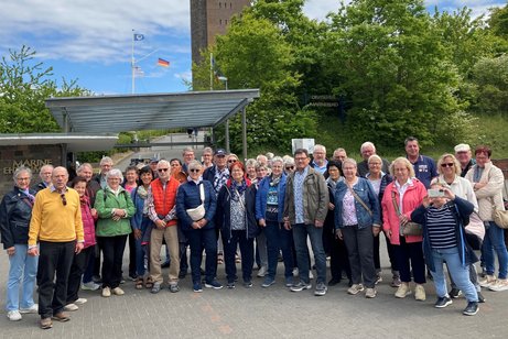 Gruppenbild der Mitreisenden der Mehrtagesfahrt nach Fehmarn