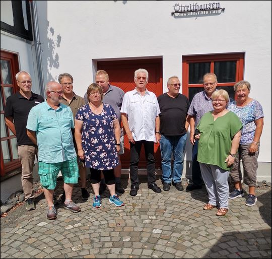 leider nicht auf dem Foto dabei ist Christhilde. Dafür haben wir Karl-Heinz aus dem Kreisvorstand mit auf unserem Bild.