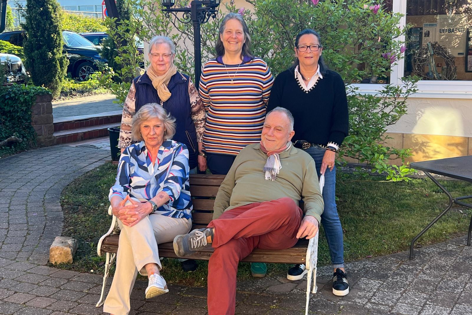 vlnr: Hilde Weber, Karl Cerenko (sitzend), Gabriele Meyer, Kirsten Boller, Lilian Lauser (stehend)