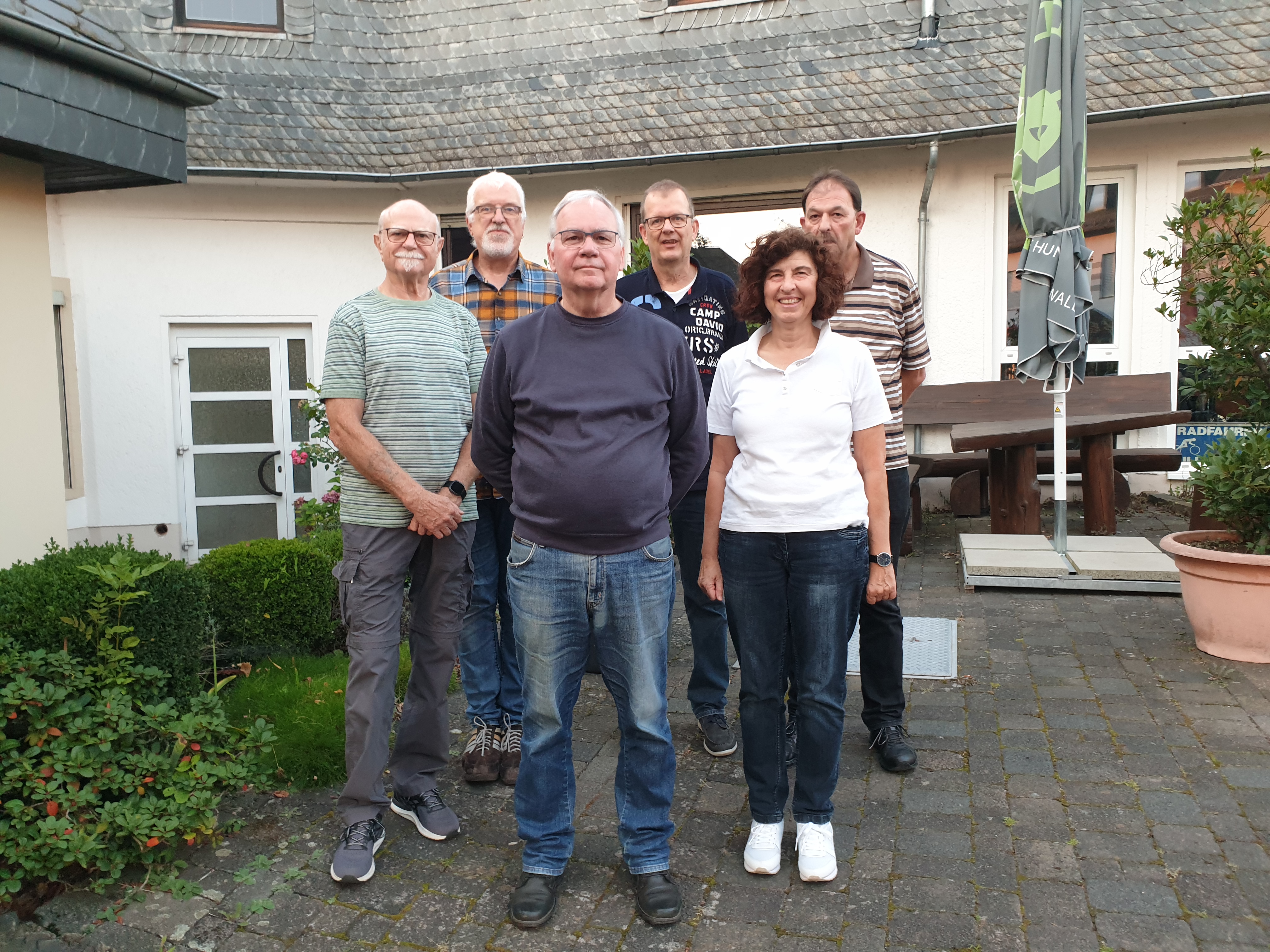 Foto: Unser Vorstand: Hintere Reihe von links: Gerd Backes, Günter Kaup, Georg Grundhöfer, Vordere Reihe von links: Uwe Bruckert, Edmund Brosius, Birgit Kaup. Es fehlen: Christa Rauber ,Reinhard Lorenz