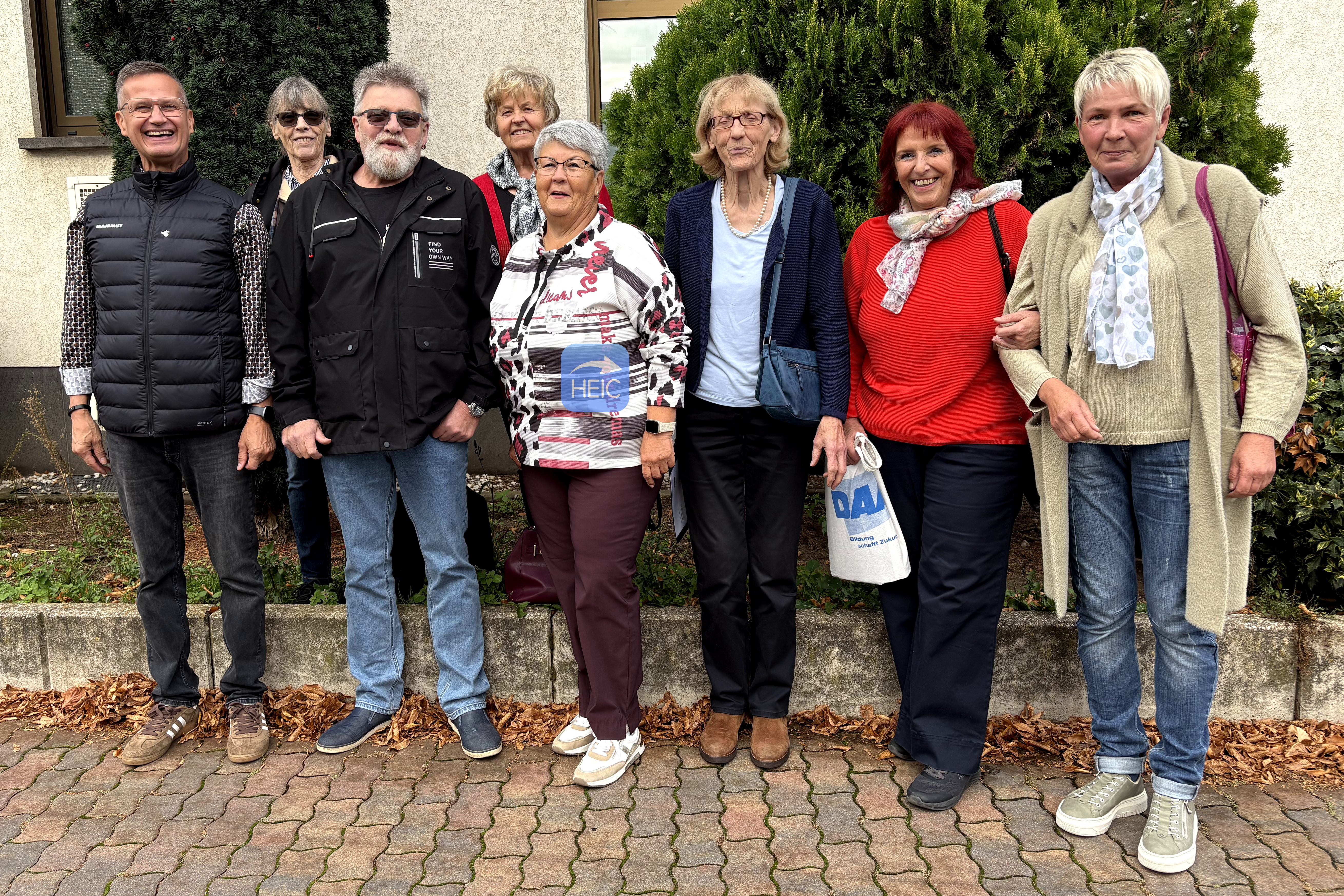 Von links: Thomas Kedak, Harlinde Busch, Beppo Busch, Constanze Neugebauer, Christa Debus, Hedwig Mittler, Gertrud Schomber, Renate Willems