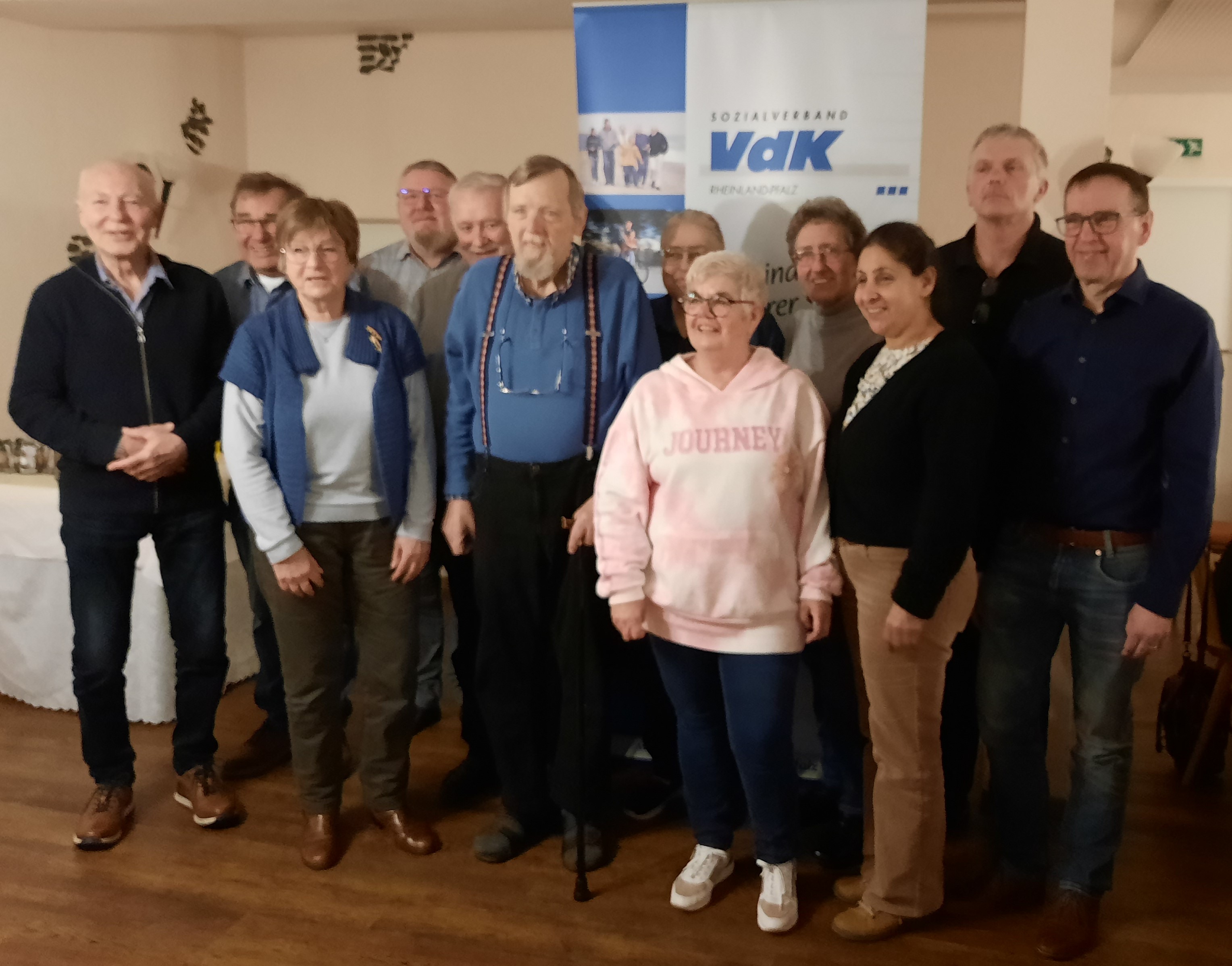 Vorstand des VdK OV Buchholz. Auf dem Bild v.l.nr.: Pavel Beran, Klaus Vogt, Ute Melitta Beran, Mike Garmhausen, Michael Specht, Georg Trebus, Martina Trebus, Helga Vogt, Hilde Lucas, Khadija Schiffner, Michael Hamm und Peter Blatt