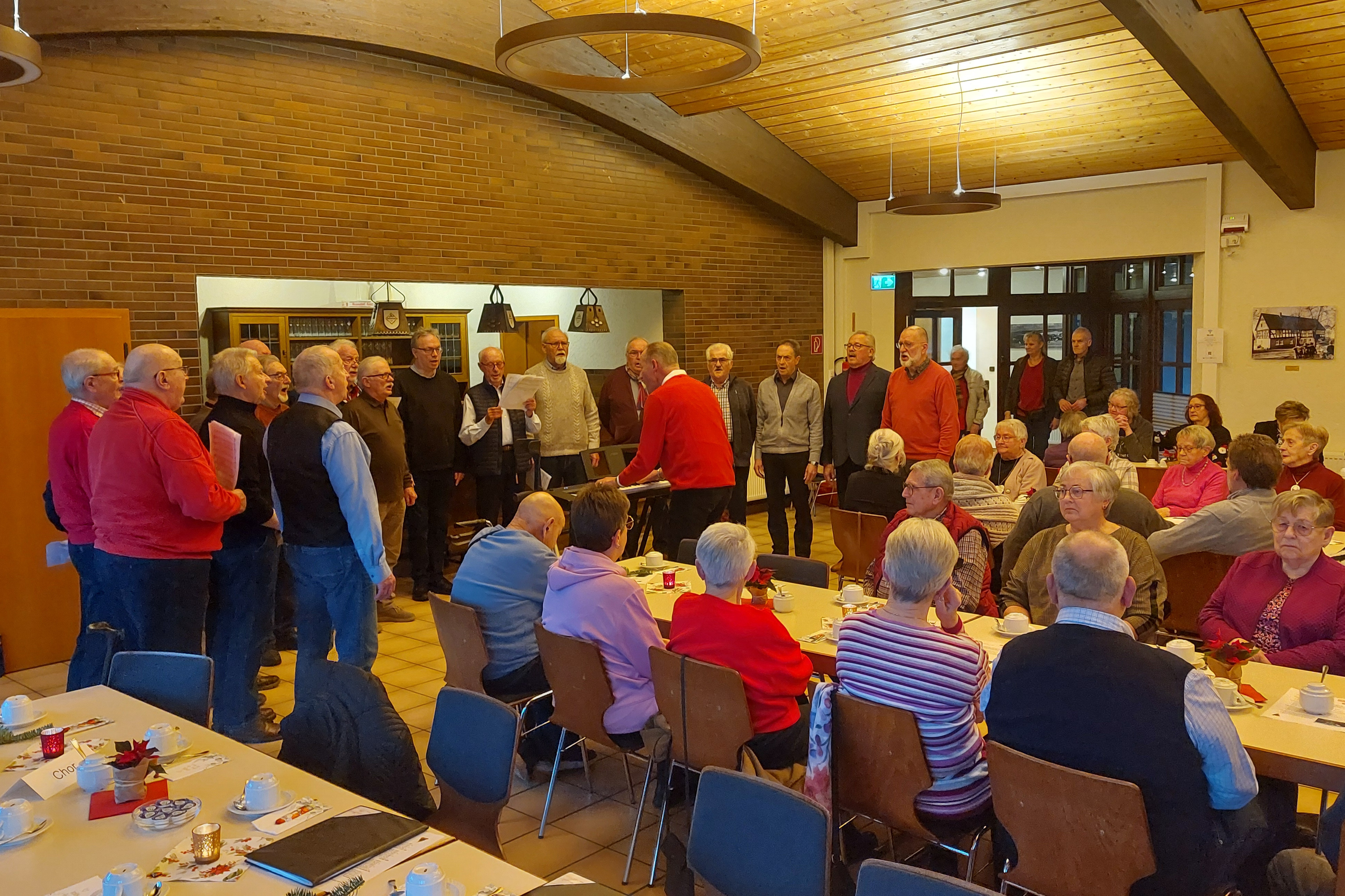 Chor während der Weihnachtsfeier Chor während der Weihnachtsfeier