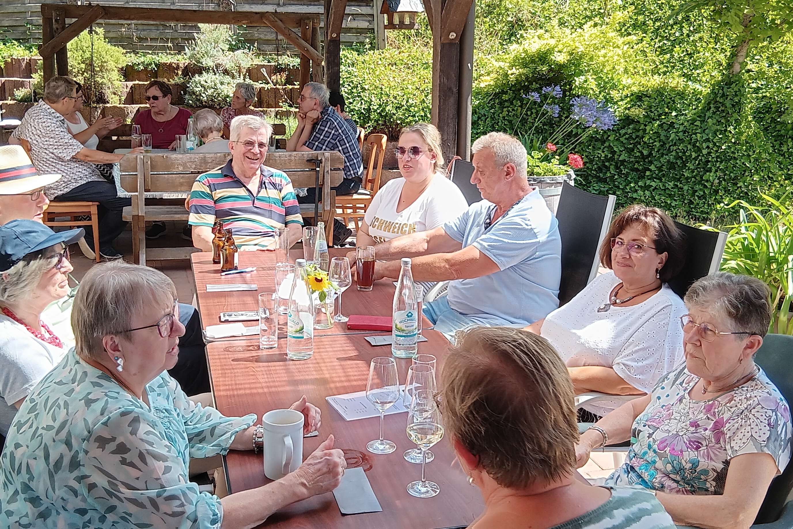 Fröhliche Runde Fröhliche Runde
