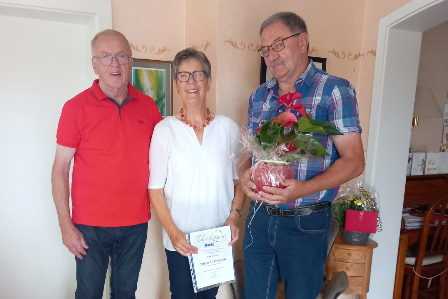 Gratulation zu goldenen Hochzeit Eheleute Bender mit Alfred Junker