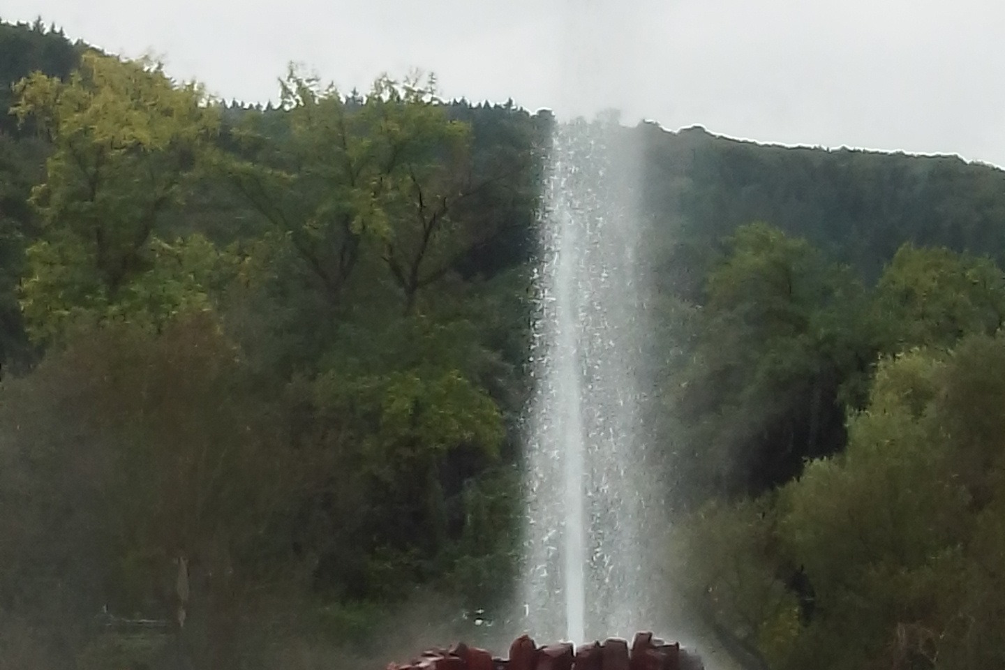 Kaltwassergeysir in Andernach Der Geysir auf dem Namedyer Werth